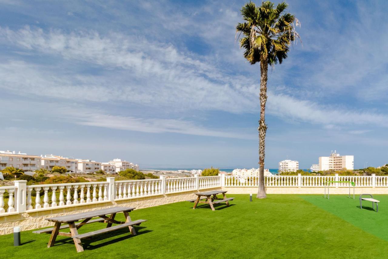 Nice House With Tennis Court,Sports And Playground Torrevieja Esterno foto